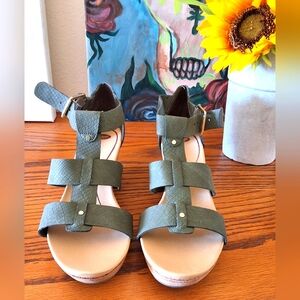 Dr. Scholl's Green Wedge Sandals. Sz. 8.
